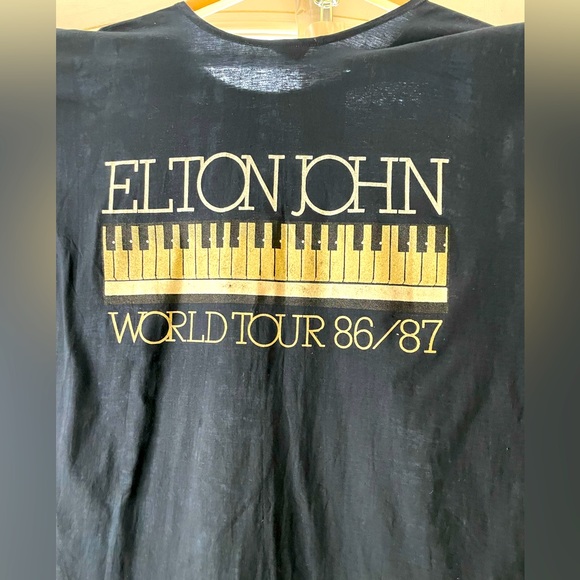 ***Rare Vintage Elton John Tour Shirt with Playbill from Show - Picture 4 of 4